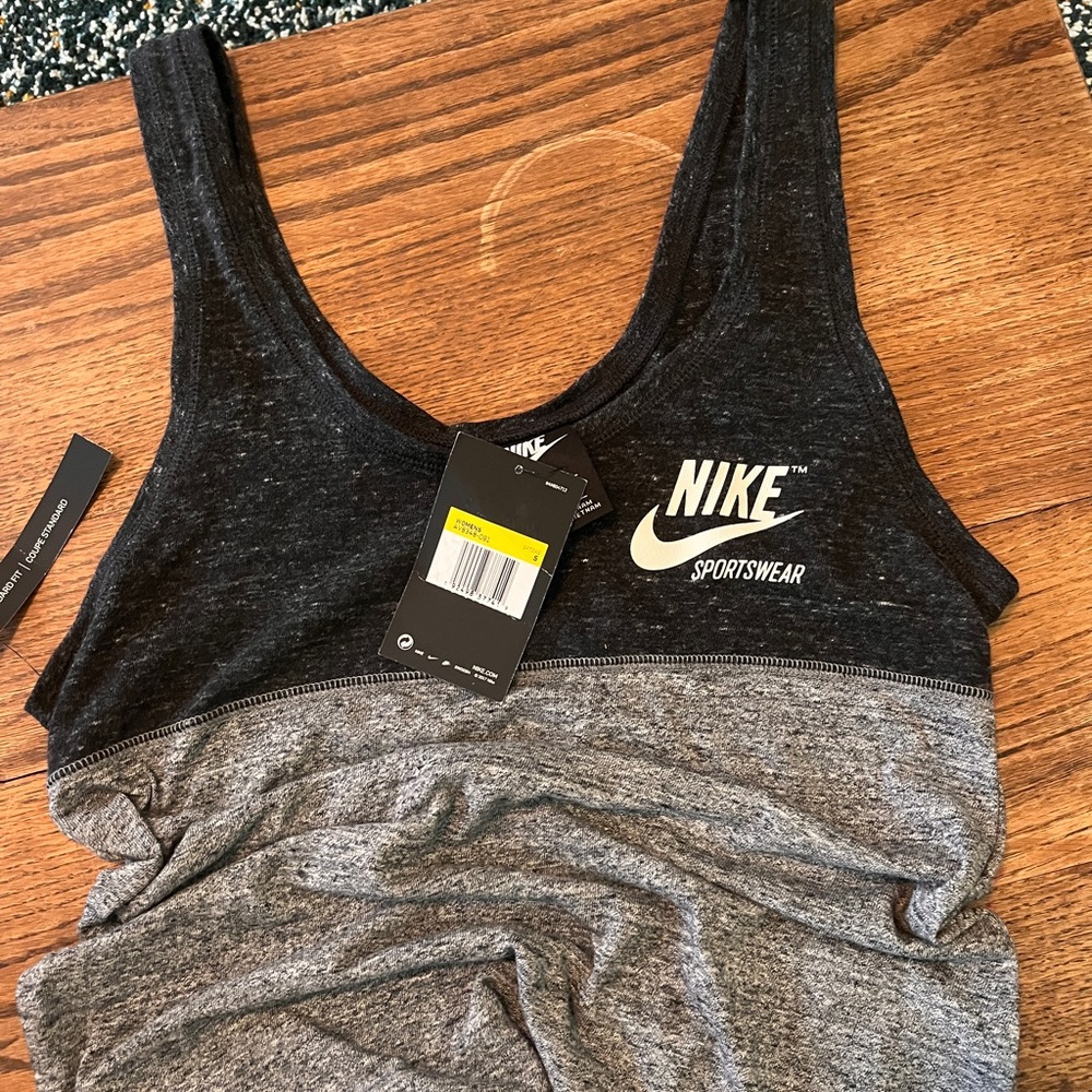 NIKE SMALL TANK TOP, NWT